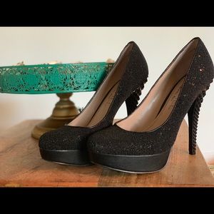 Rachel Roy platform pump
